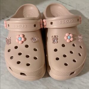 CROCS platform Women’s Sandals in Light Pink with Flower and Bear Charms